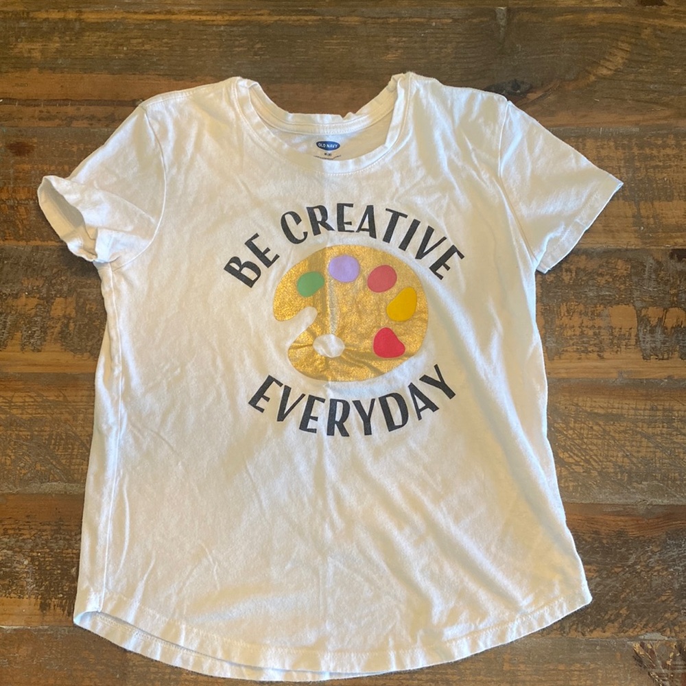 Old Navy girls graphic tee in size m (8)